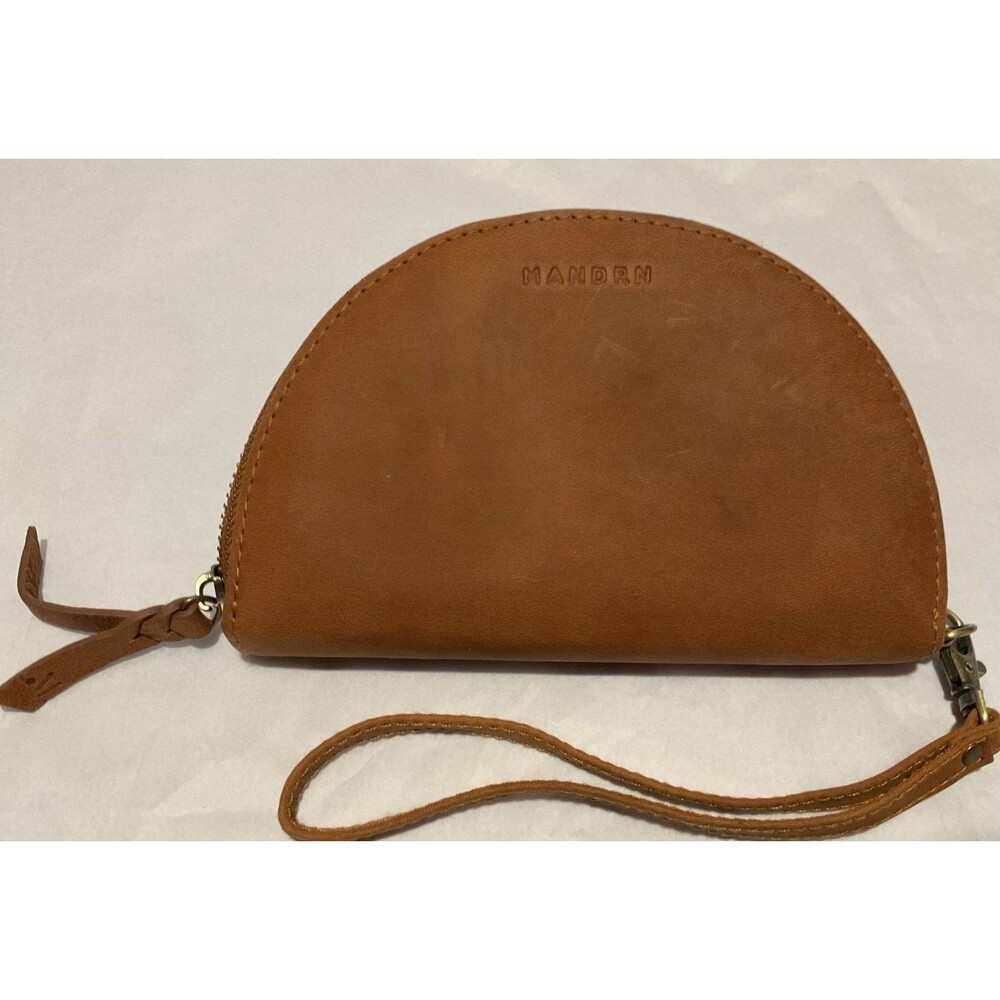 MANDRN Wedge Wallet Wristlet Removable Strap Tan